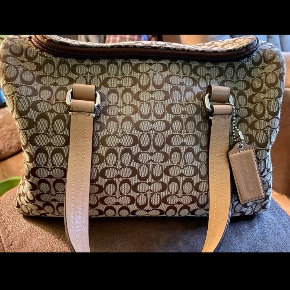 AUTHENTIC Coach Signature Train Case in Canvas